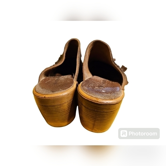 Vintage Western distressed borwn leather pointy toe Booties by Naturalizer.  8 - Picture 4 of 6